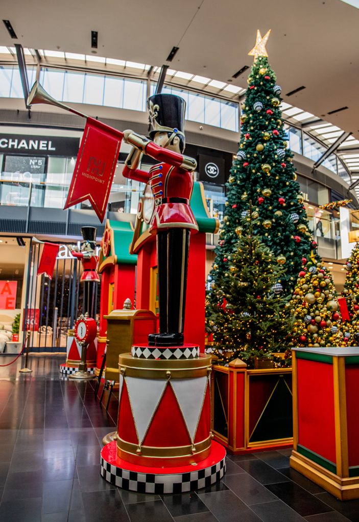 Commercial Santa display